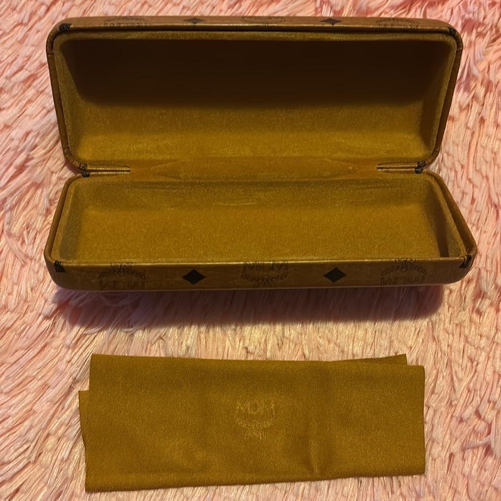 MCM SUNGLASSES LIKE NEW - Picture 7 of 7